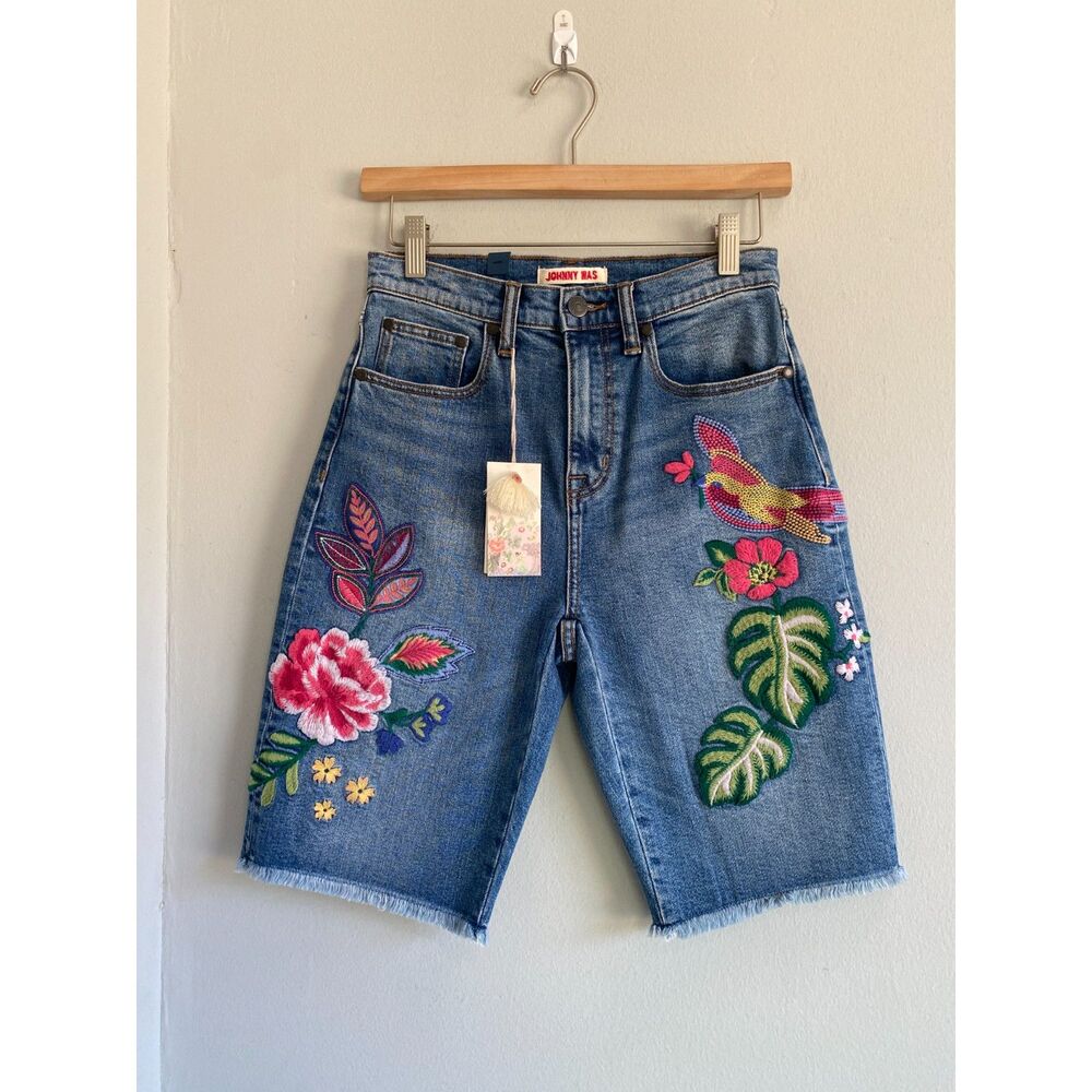 NEW JOHNNY WAS Jeanette Bermuda Short Medium Wash - Picture 3 of 9